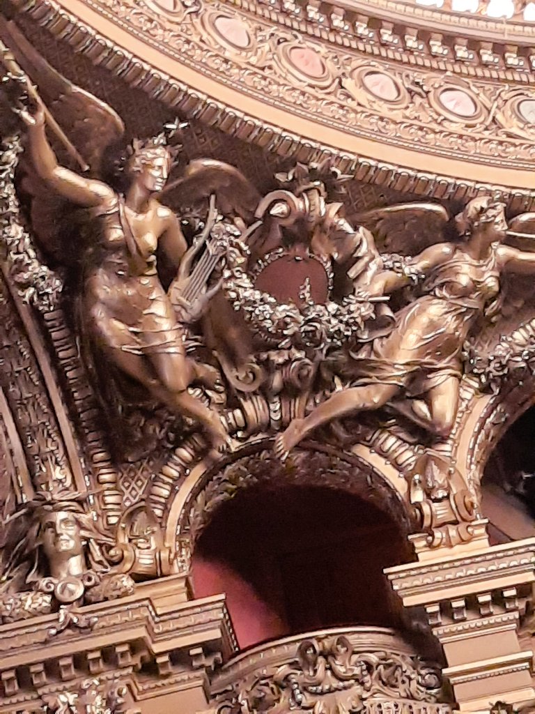 1ère partie sublime, grand classique du jeu de la trahison et de la manipulation mis en œuvre par une sublime Vitellia, j'imagine bien <a href="/AnneLaure_Hulin/">Anne-Laure 🎼</a> tenir ce rôle haletant et si technique. Géniale Amanda Majeski !