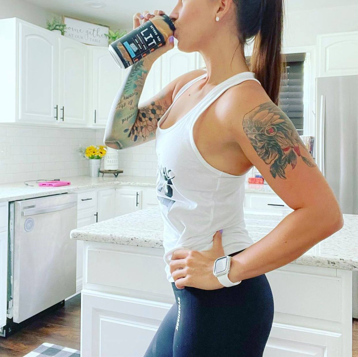 BeyondRaw's tweet image. Can of LIT = fuel to crush your day. 😤 Stock up at your local GNC or online now. 💪 bddy.me/2VFgzb6