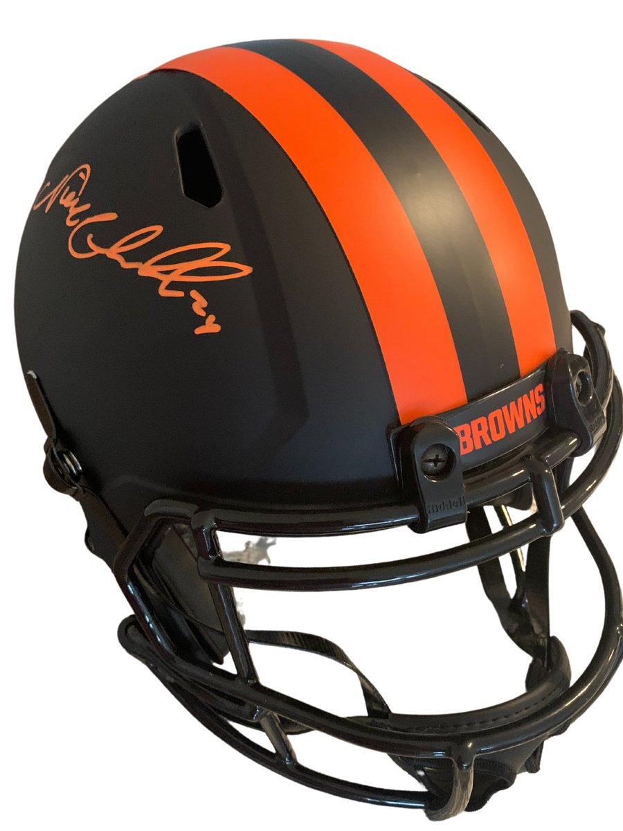 IQSportsMedia's tweet photo. 🚨GIVEAWAY🚨Let’s do this! Must RT and must be following to win

Autographed Nick Chubb replica helmet with Beckett cert. Giving away at 1,000 followers #Browns #brownstwitter #Cleveland #Chubb https://t.co/GAZwGndfts