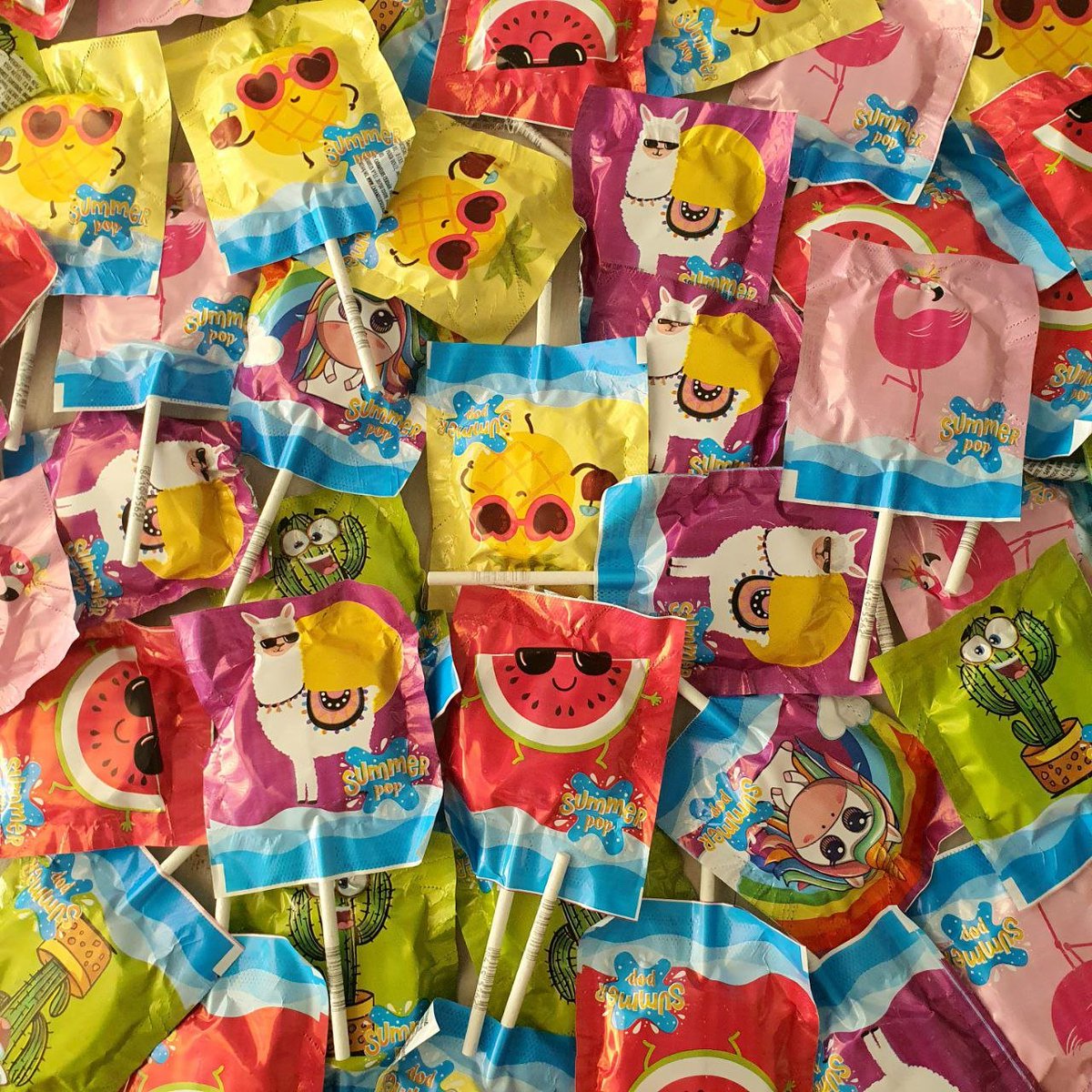 ¿Conoces los 6 sabores distintos de Summer Pop? ⁣
⁣
🍭 Tutti frutti⁣
🍭 #Helado de fresa⁣
🍭 Granada ⁣
🍭 Sandía ⁣
🍭 Piña colada ⁣
🍭 #Mojito ⁣
⁣
¿Cuál te gustaría probar primero? ❤️ ⁣ 

¡Descubre las piruletas del #verano! ☀️