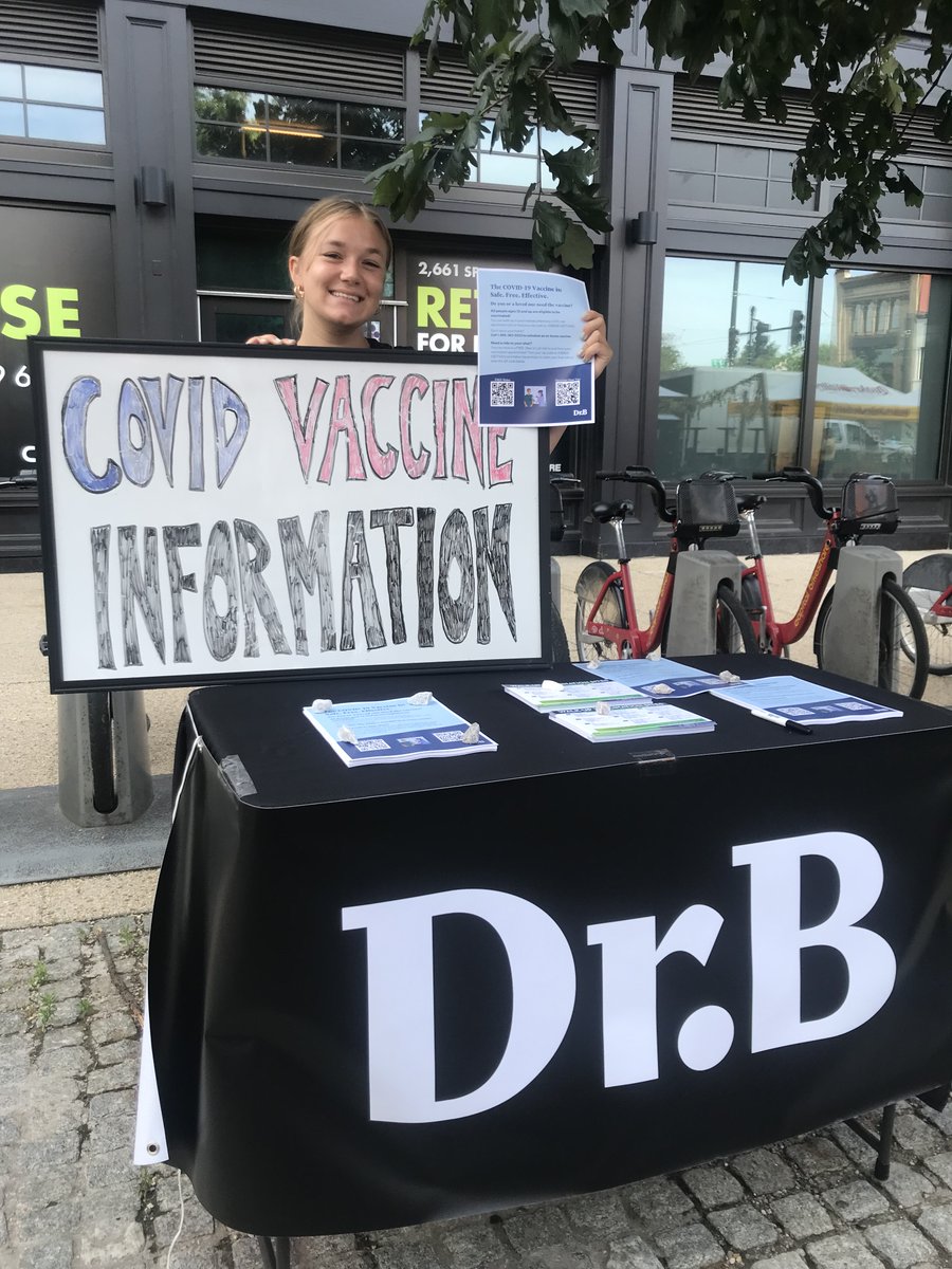 drbisin's tweet photo. Recovering from this pandemic means centering ourselves around community &amp; ensuring everyone has the resources they need to stay healthy &amp; safe.
So proud of our DC team for their work this weekend providing COVID-19 &amp; community resources at one of @FRESHFARMDC's markets! https://t.co/YVj4ZNVI4B