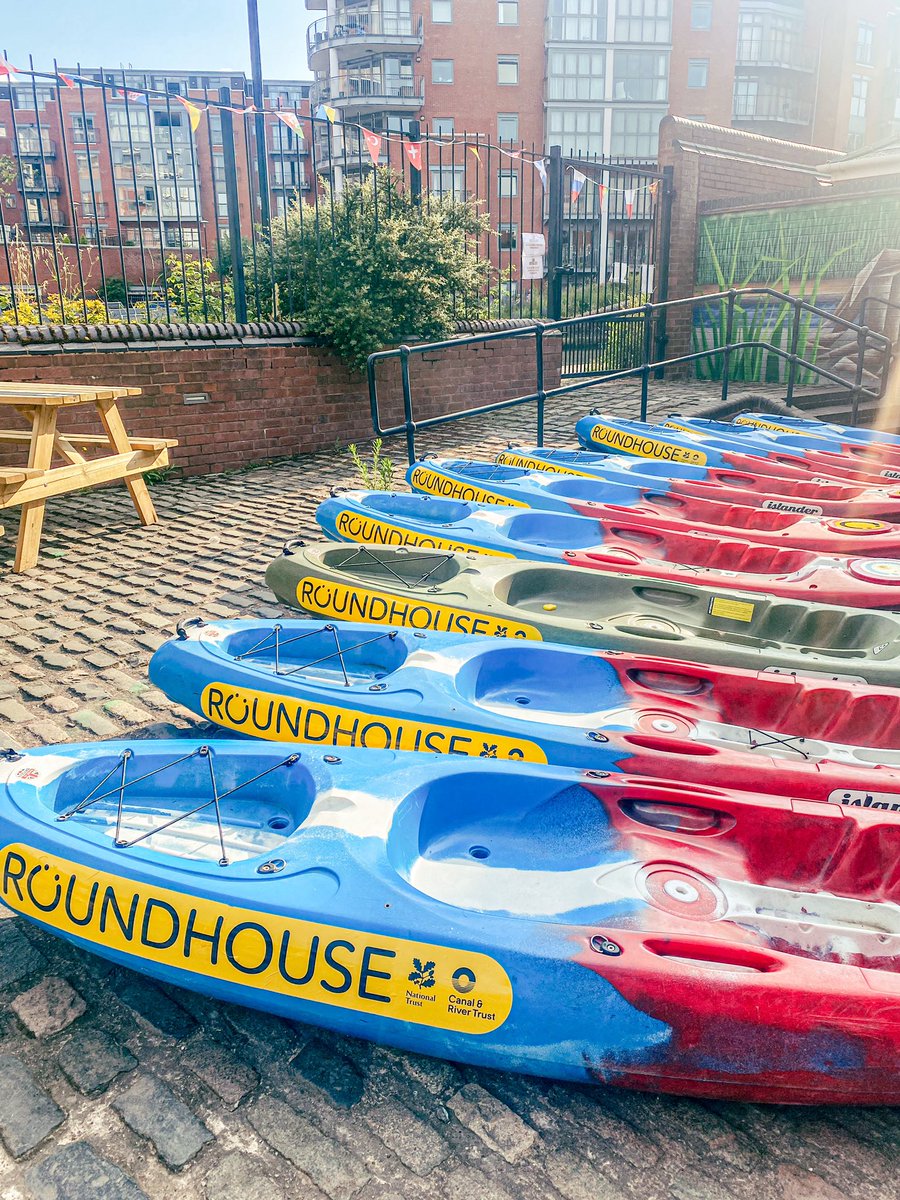 alex_ne's tweet image. Fantastic evening with @BhamRoundhouse kayaking around the city. Their kayak tours start next week and are honestly BRILLIANT! Would 100% recommend 🛶
Celebrated not falling out with a Roundhouse Gin at @DistilleryB16 🍸