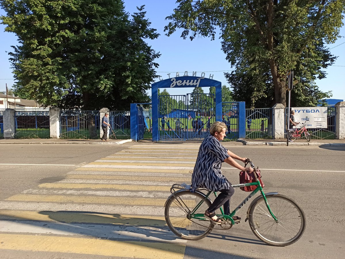 FootballBryansk's tweet photo. Sunday football in Zhukovka - the city of bicycle builders.
#Bryanskregion #sundayfootball #amateurfootball #Stels https://t.co/tqruhkFbz2