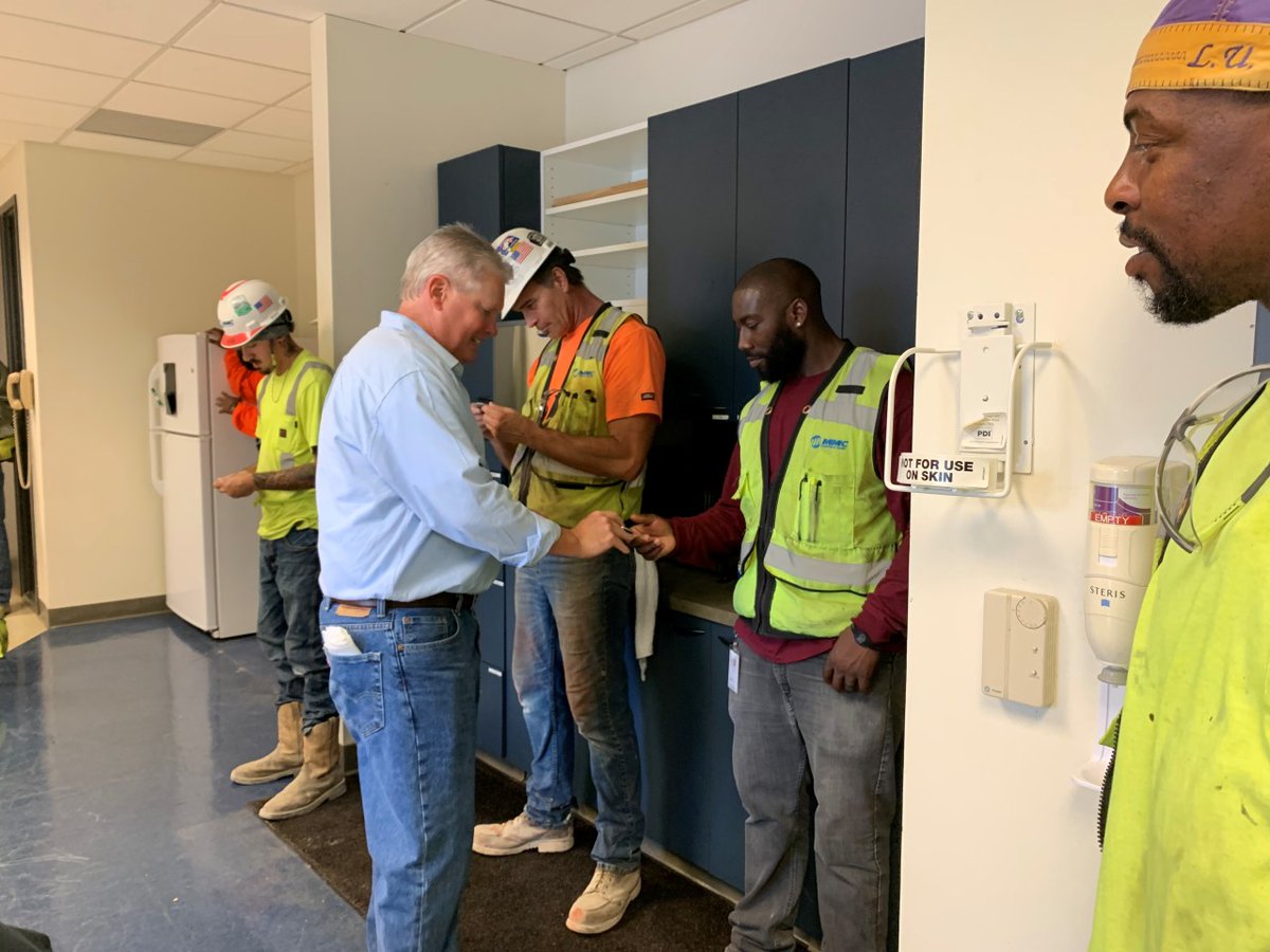 MMCContractors's tweet photo. Last week marked the first leg of our CEO's month-long Appreciation Tour. Tim Chadwick, along with our leadership team, is visiting our jobsites and offices around the country to thank our essential workers for their perseverance, bravery, and dedication throughout the pandemic. https://t.co/uBwG5rX7m0