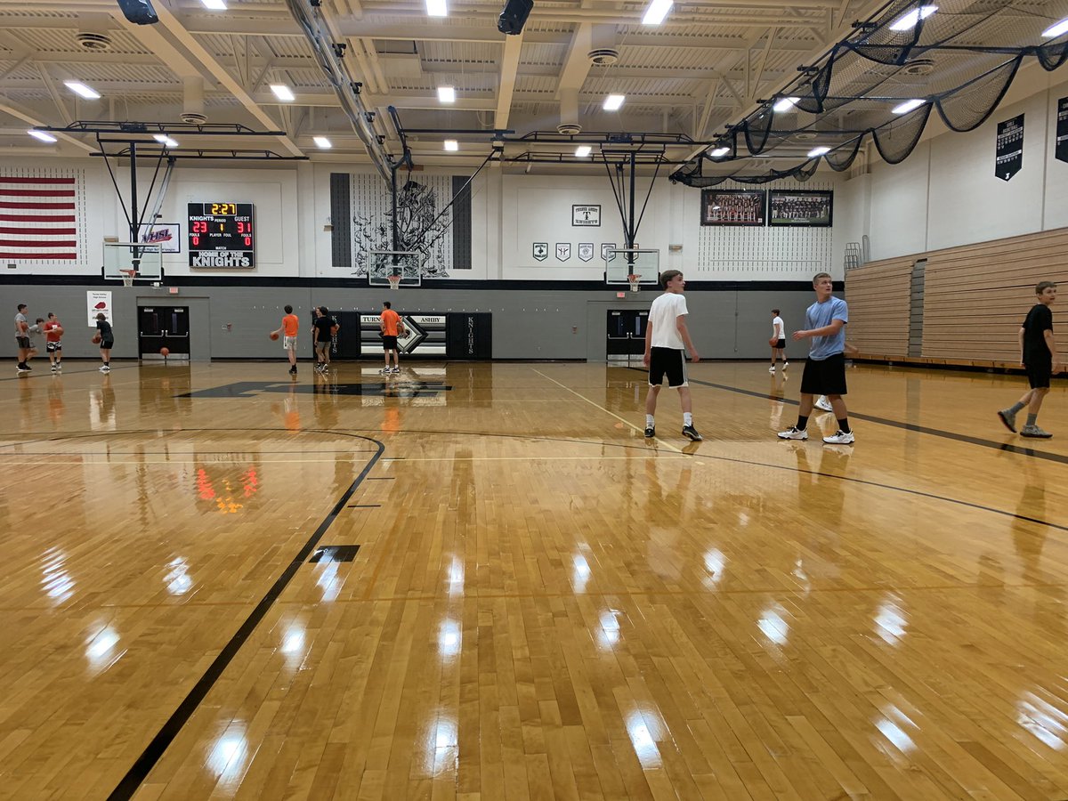 TAKnightsHoops's tweet photo. Another 90 degree day in July, another bunch of gym rats getting after it
#SSWW #TAHoops https://t.co/XtHXQLJocw
