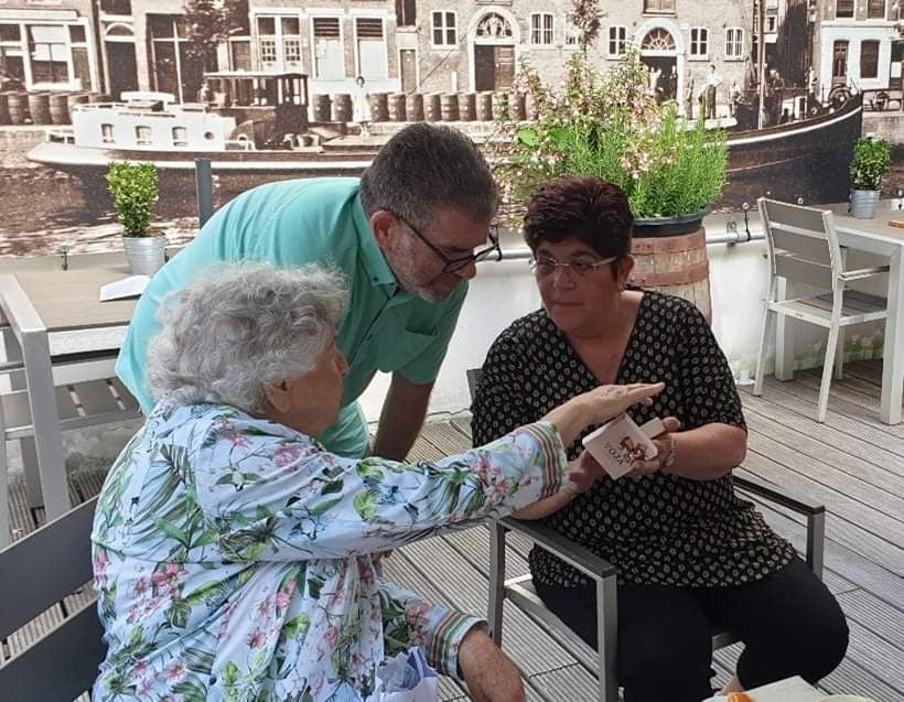 Stolpersteine S'dam tweet media