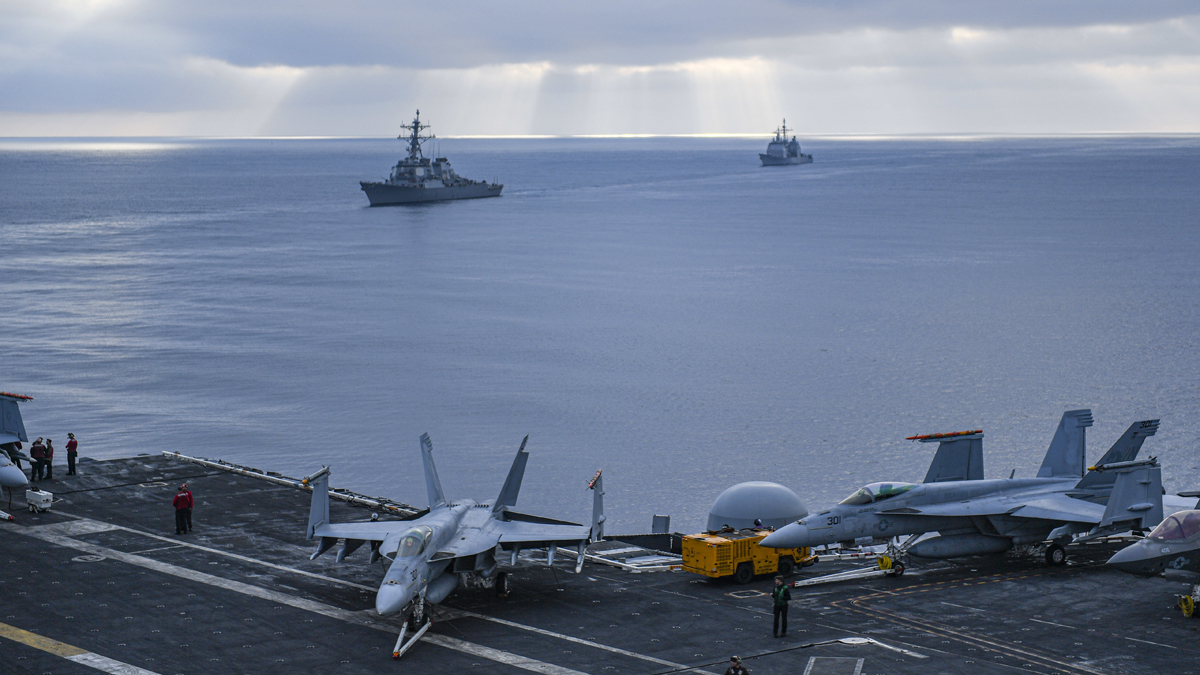 The aircraft carrier #USSCarlVinson @CVN70 and company sail in formation through waters of the Pacific as part of ongoing operations in #US3rdFleet. #NavyReadiness #CVN70 #CG57 #DDG76 #DDG77 #DDG106