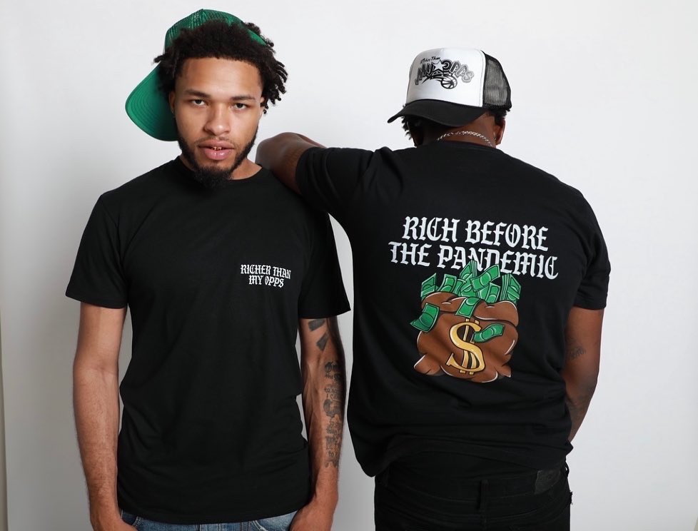 Braceboogie's tweet photo. Been working hard on my first official release for my brand and before I drop it on my site  y’all get first dibs for all the  support. if  you like any of these shirts dm me I will be sending all shirts/socks off this week. Shirts $60 socks $30 retweet if you fw https://t.co/fxyzxryu6J
