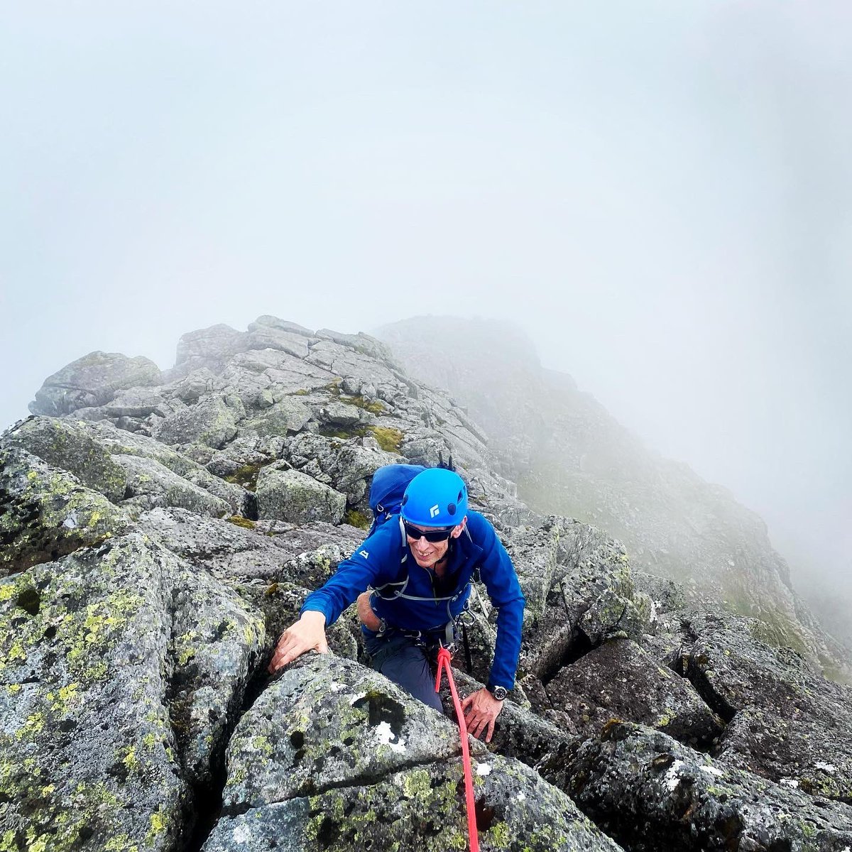 MaxHuntercouk's tweet image. A great day with Robert today on Ledge Route. It was initially a very cloudy day, with a lot of moisture in the cloud. As we gained height the cloud thinned a little giving some increased visibility. @the_AMI #bennevis