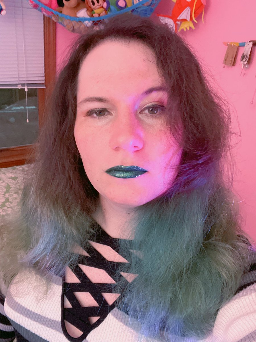 Tune into the <a href="/BroadcastBunch/">The Broadcast Bunch</a> tonight while I hang out with @TheJosieYoung as she played Final Fantasy X and we talk voice feminization shop. 

twitch.tv/broadcastbunch/