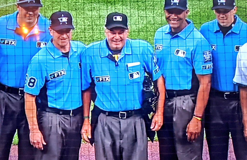 logo on mlb umpire uniform