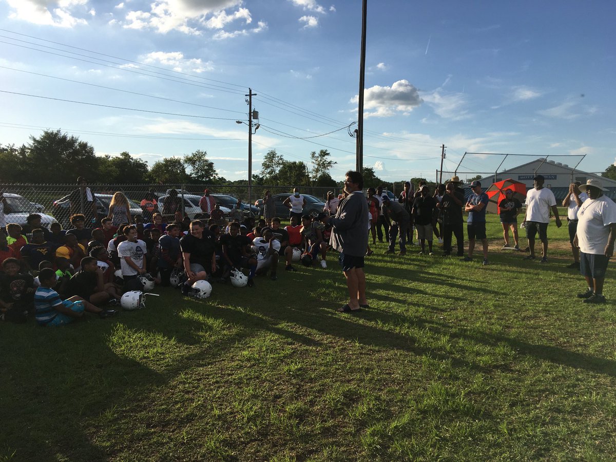 Great family cookout down at JT Reddick tonight.  Future Blue Devil Ballers looked good tonight! #1000menoftift It’s going to happen!