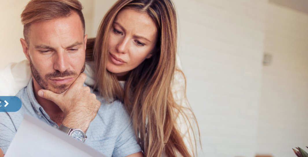 💡La Factura de la Luz en Casa de los Fernández
- Cariño, ¿has visto la factura?
- Sí, qué barbaridad, como ha subido la luz.
- Me han hablado de EnergyBox, que son una empresa de aquí de Madrid que nos podrían ayudar para reducir la factura ¿los llamamos?

#energybox #facturaluz