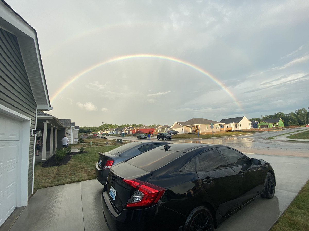 kaylee_judith18's tweet image. The universe welcomed us to our new home tonight😍😍