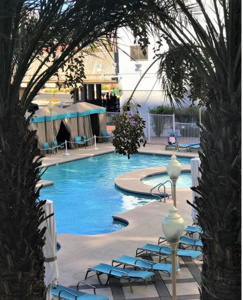TropLaughlin's tweet photo. Yes, yes, yes... 💙 🍹 🌴 ☀️ #troplife 
#laughlin #tropicanalaughlin #troplaughlin #caesarsrewards #caesarsentertainment @TropLaughlin https://t.co/6h4ahIPVP9
