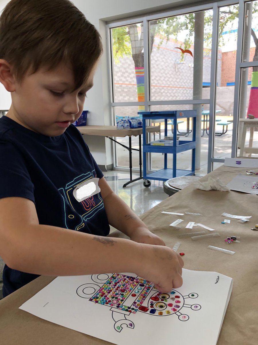 ideaMuseumMesa's tweet photo. We are just loving how much fun our campers are having experimenting, designing and learning about robots in our Summer Wonder Camp! #roboart #curiouskiddos #ideaMuseum https://t.co/K2p5nApzwy