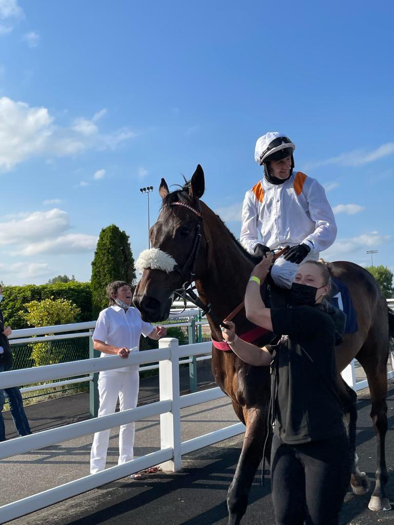 jasmin17417868's tweet photo. What a fab day dreamer did it again! 3 wins in a row!! What a dude! I adore him so much! The crowd loved it! 🥰🙌 and then to have a treble with pinnacle peak and Debden bank! Just what a day for @KeighleyTeam ! Well done everyone! #meanssomuchtousall #teamflying #winners #treble https://t.co/QDvKjCjI44