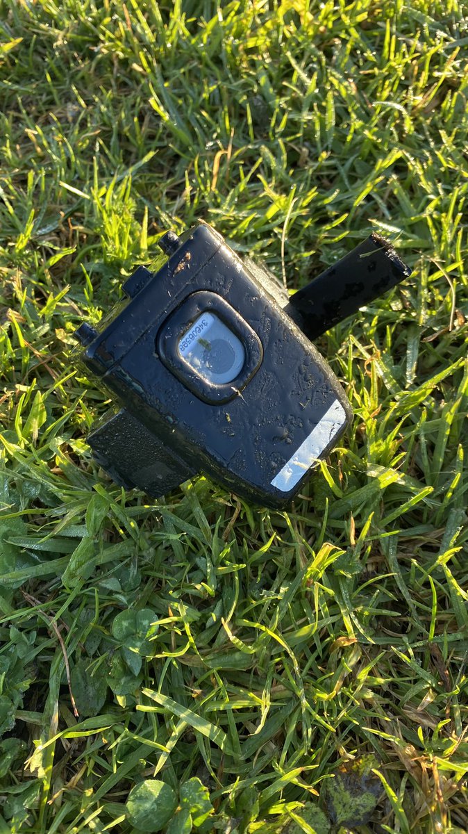 kiwipork's tweet photo. @nzpolice Found this behind the North Shore Police Station. Anyone missing an electronic ankle tag? Can send you exact GPS location if you like 😂 https://t.co/UnaZAQnOSa