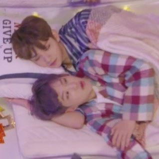 shuazones's tweet photo. Shua has always taken care of his members, he is always so thoughtful and cute. I love him 😿💗

★ —  #JOSHUA #조슈아 #HONGJISOO #홍지수 #SEVENTEEN #세븐틴 @pledis_17 https://t.co/SvxtKyNQdj