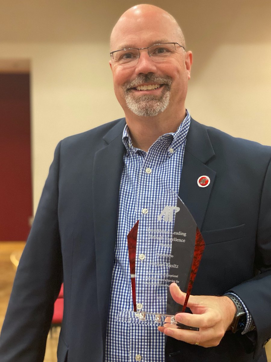 I am honored to have received the <a href="/austinpeay/">Austin Peay State University</a> Presidential Leading through Excellence Award for 2021. Thank you to <a href="/LicariMichael/">Michael Licari</a> and the Senior Leadership Team for providing me with the opportunity to serve and lead.