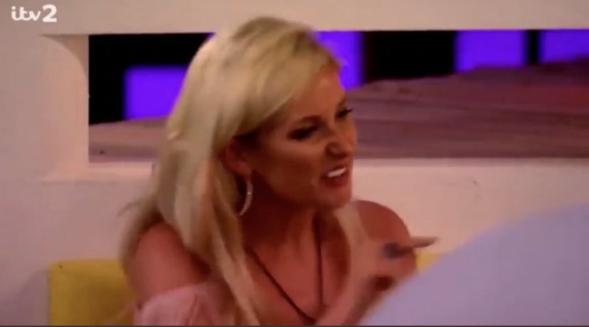 _harimittal_'s tweet photo. WHERE is this energy this season?? #LoveIsland https://t.co/oIccEmVfR3