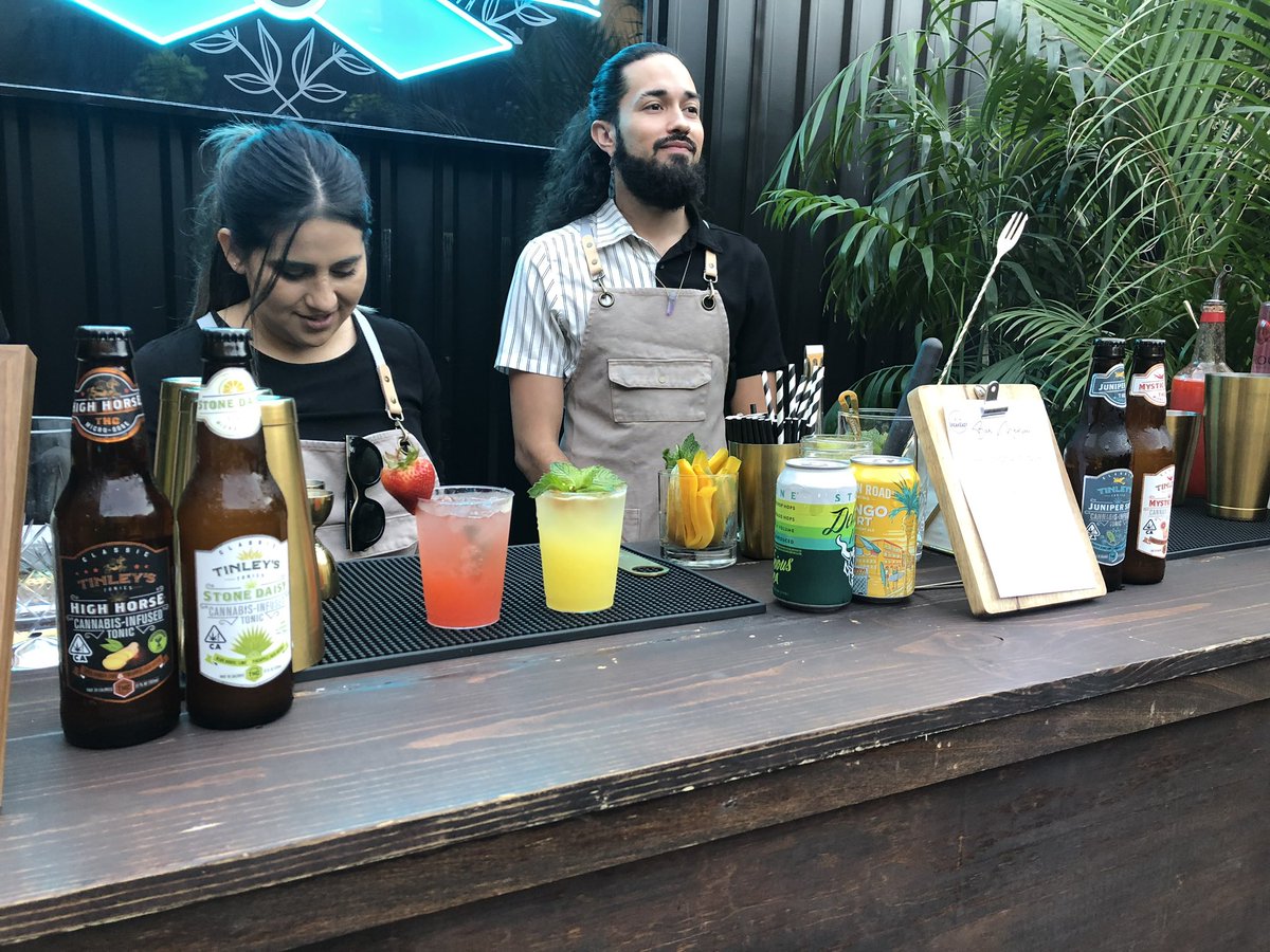 drinktinleys's tweet photo. Thx Rx Presidential & Juicy Pizza for a great event #cannabis #beverages #stonedaisy #mysticdove #highhorse #junipersky #coconutcask #cinnamoncask #almondcask #vegan #glutenfree https://t.co/yomNkS05XK
