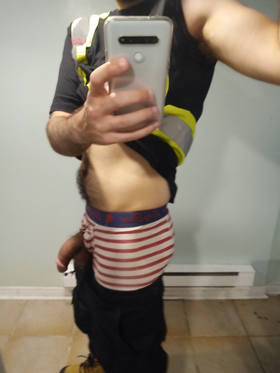 HairyStylez4's tweet photo. I cant help but show off my sexy body at work when im horny, its my way of marking my territory, especially with my #sweatypits, #bigdick, and #hairybush... #sexyconstructionworker #bushworship https://t.co/XGomz1rwEk