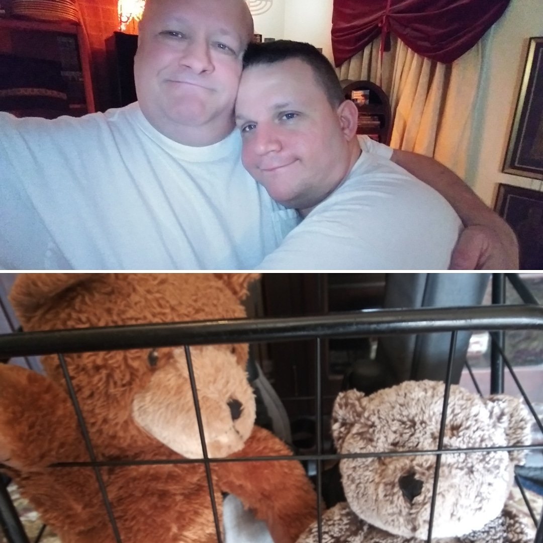 DaddyAndCub's tweet image. HAPPY TUESDAY, ALL
Hope it's a good one! :)