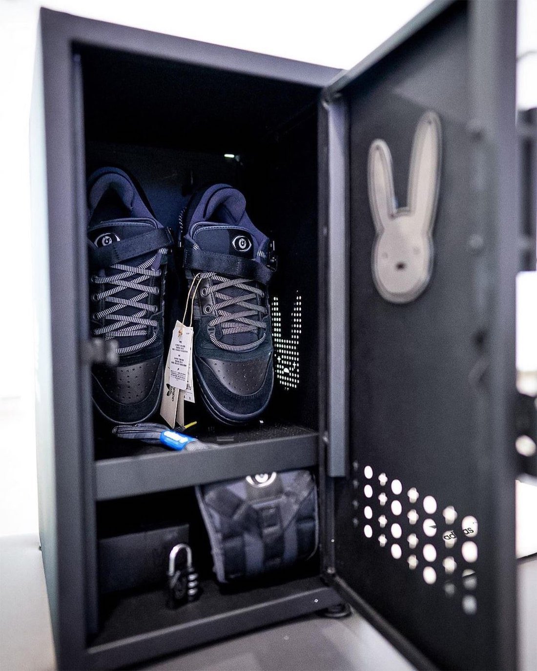 bad bunny x adidas forum buckle low triple black