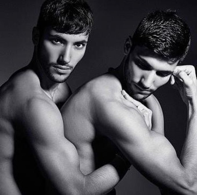 Always together 💪💪 https://t.co/2Ol3nxPmfu<a href="/tag/twins"class="tags"><span>#twins</span></a>