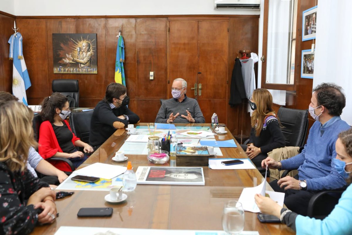 vtolosapaz's tweet photo. Nos reunimos con el ministro de @SaludBAP @DrDanielGollan y el viceministro @nkreplak, para ponernos a disposición con las herramientas que ofrece el #Sintys, como parte del @CNCPS_oficial, para profundizar la campaña de vacunación bonaerense.
#ArgentinaTeCuida❤️ https://t.co/JT6UWCvJM5