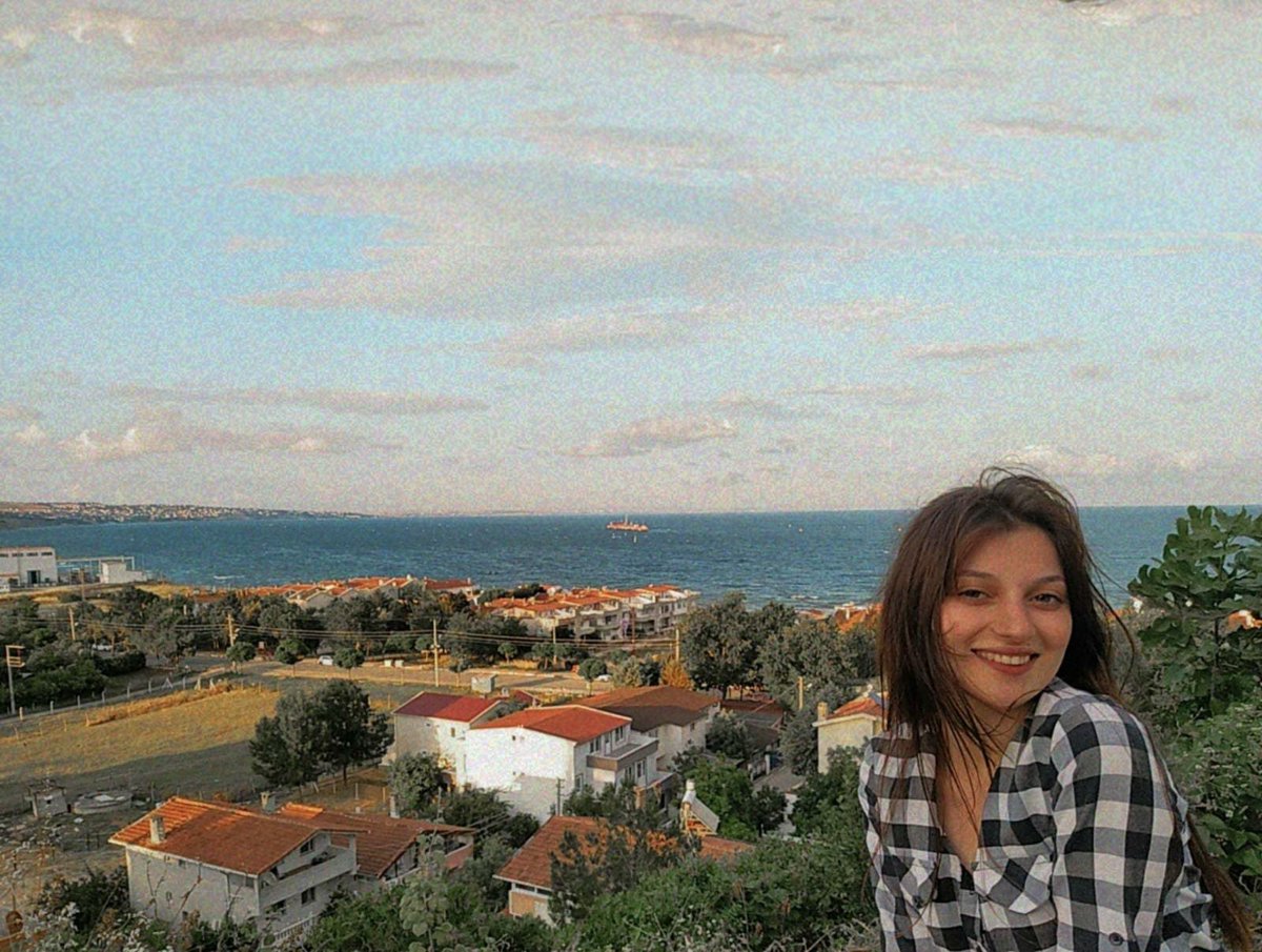 Bugün ayın ondördü.