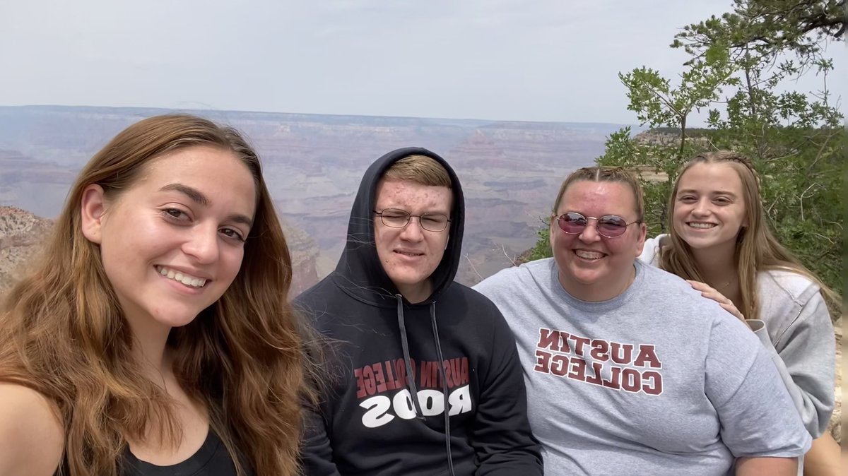 KathyMom2four's tweet photo. National Park #3: Grand Canyon!!
#RoadTrip2021
#LoveMyKids
#MissingMadison
#NationalParks https://t.co/uFY5CJe07O