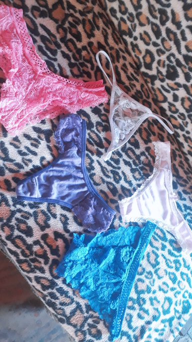 Chicos los que adquieran mi contenido estar&eacute; sorteando una tanguita m&iacute;a... Y los que tambi&eacute;n se suscriban<a href="/tag/pechos"class="tags"><span>#pechos</span></a>
