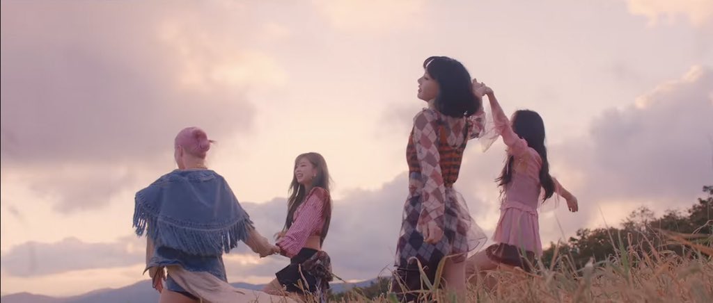 lal_blink's tweet photo. 📢 MASIVA DE VOTOS 🚨

Debemos enfocarnos en los votaciones de los KCA 🚨

Comenten 200 Veces o las que puedan ‼️

🔐META: 50k Comentarios , vamos Blinks que si podemos lograr grandes metas trabajemos juntos 💪

LISA COOL RETRO
#Rose #KCAMexico @BLACKPINK https://t.co/1NogltJ7ZR