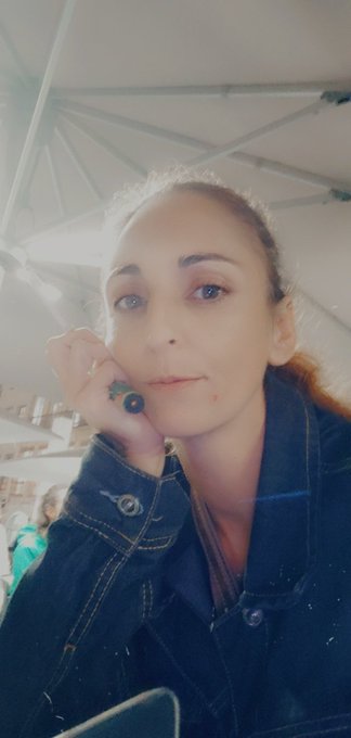 Je profite de cette douce soir&eacute;e &agrave; Lyon place des terreaux c'est juste magnifique  @merryl_queen @sexturylive<a href="/tag/sexturylive"class="tags"><span>#sexturylive</span></a><a href="/tag/sexturyproduction"class="tags"><span>#sexturyproduction</span></a>