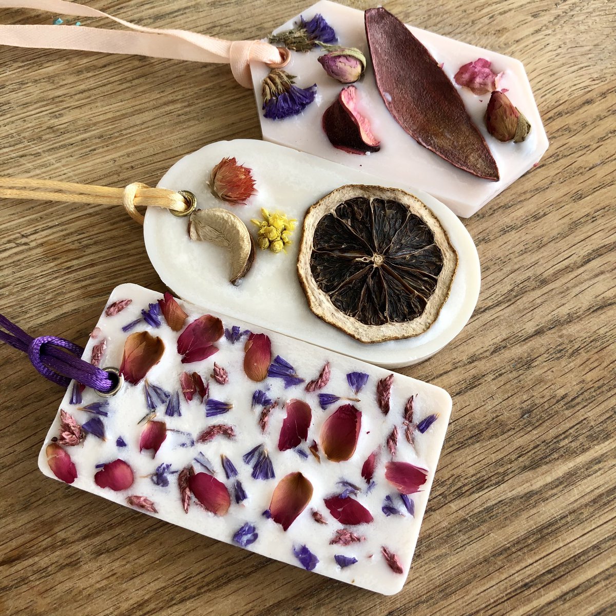 Lark Design Make tweet media