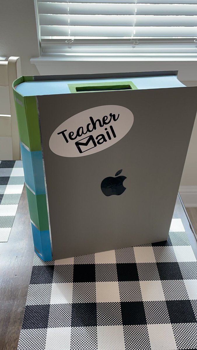 Lindsay Whaley tweet media