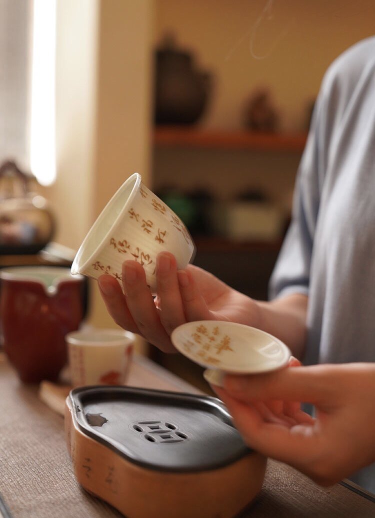 morimatea's tweet photo. This poem wrote tea fine, tea spirit.
.
.
.
#poem #poetry #spirit #tearoom #morning #brewingtea #gaiwan #teatray #zisha #archaize #ancients #handwritten #tureen #gongfucha #teacups #faircup #kettle #silverpot #transparent #exquisitelycarved #explore #life #morimatea https://t.co/GyBRlyGulF