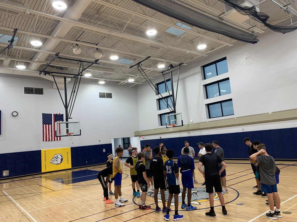 SweetHomeHoops's tweet photo. Busy week within the program!
Shooting and pick up after a long morning with future Panthers!
JV had a program workout with @KenEastHoops. Back at it in the morning!
@Coach_Licata
#wenotme
#worknowplaylater
@SHCSDAthletics https://t.co/CE7toHVaWO
