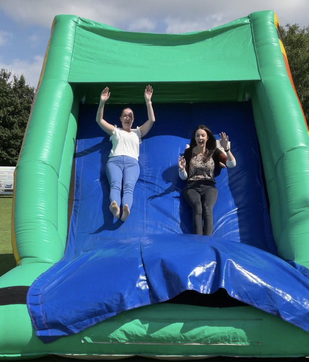 HT_Helen_Nelson's tweet photo. When you have one of those days that just makes you smile 😃 

#funday #pupilfun #stafffun #goldenweek #thelastweek #theJCway #inflatablefun #lovemyschool #primaryschool #headslife https://t.co/sr7gQBZDw9