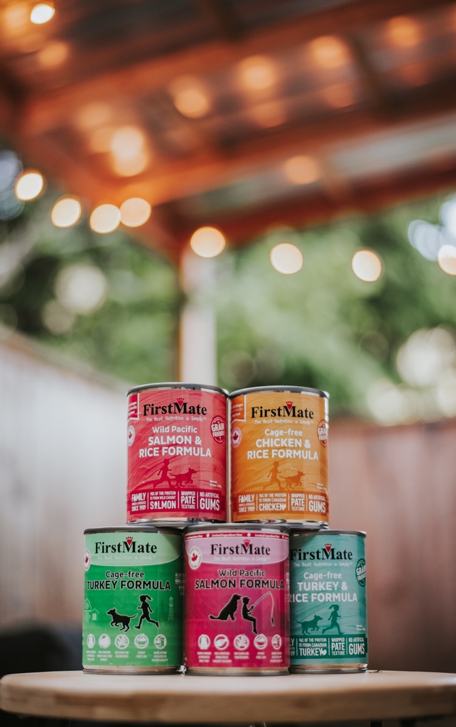 FirstMatePet's tweet photo. Did you know that our canned products use a foil laminate label? This means that you can leave it on the can when recycling! 😸♻
.
.
.
#MyFirstMate https://t.co/FJqM6CbihM