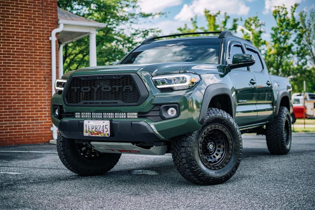 ToyTecLifts's tweet image. #tacotuesday featuring a build from No Limit Baltimore! Includes a ToyTec Aluma 2.0 lift kit, @SPCAlignment upper control arms, Fuel Offroad wheels, and @NittoTire Ridge Grapplers! We love it! 😍