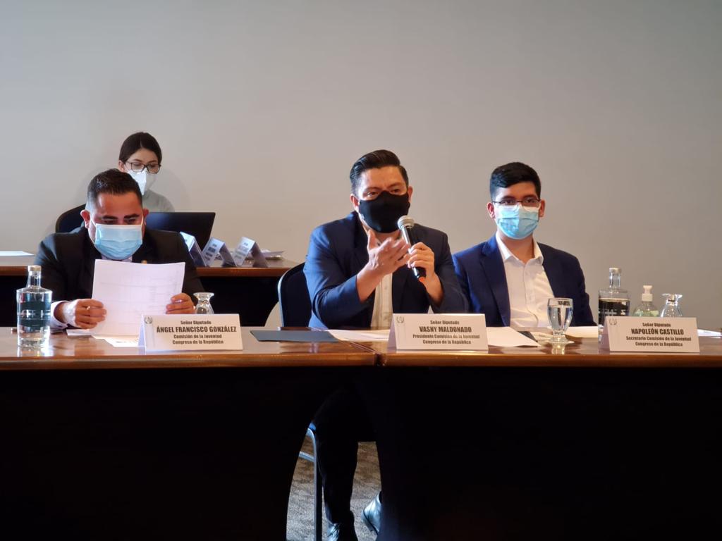 CongresoGuate's tweet photo. En esta ocasión se reunieron con las organizaciones Paz Joven Guatemala, Jóvenes Contra la Violencia, Caja Lúdica y Cacif Joven, con quienes analizaron diferentes iniciativas de ley que dentro del proceso legislativo no han sido aprobadas por el Pleno del Congreso. https://t.co/onDnL4edad