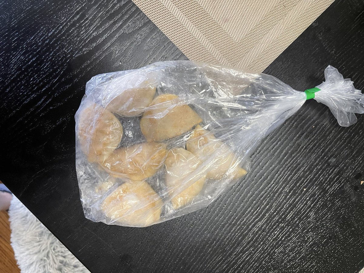 elerez92's tweet photo. @BeyondMeat my 8 pack of beyond meat beef empanadas only came with 7 ☹️ https://t.co/5lby8ymrWY