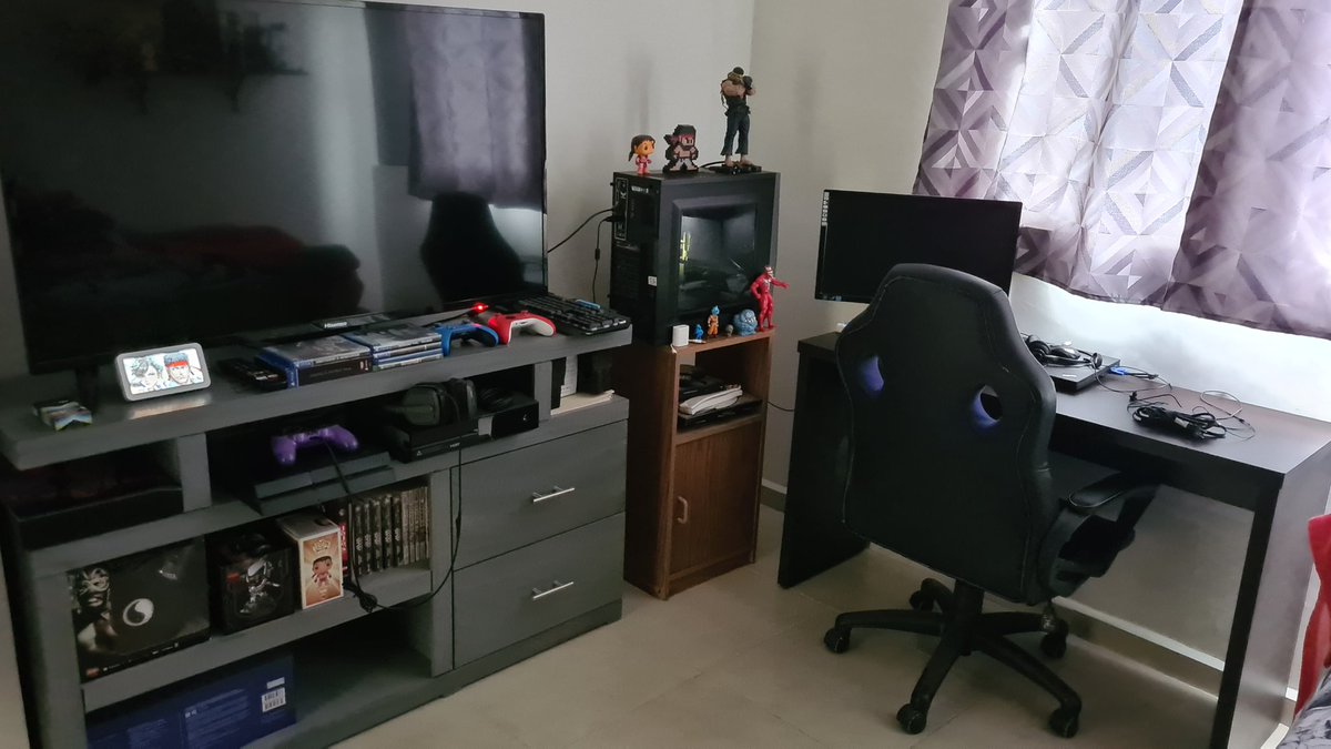 KinnikuGabo's tweet photo. The New "Gab Cave". So happy of getting my stuf little by little. Next step; A house and a car. #HappyGabo #Mexico #Room #FGC #SFV #FunkoPop #BlastingThunders #RisingHeat #ggstrive #PC #XboxOne #PS4 https://t.co/DKCVBWkwmP