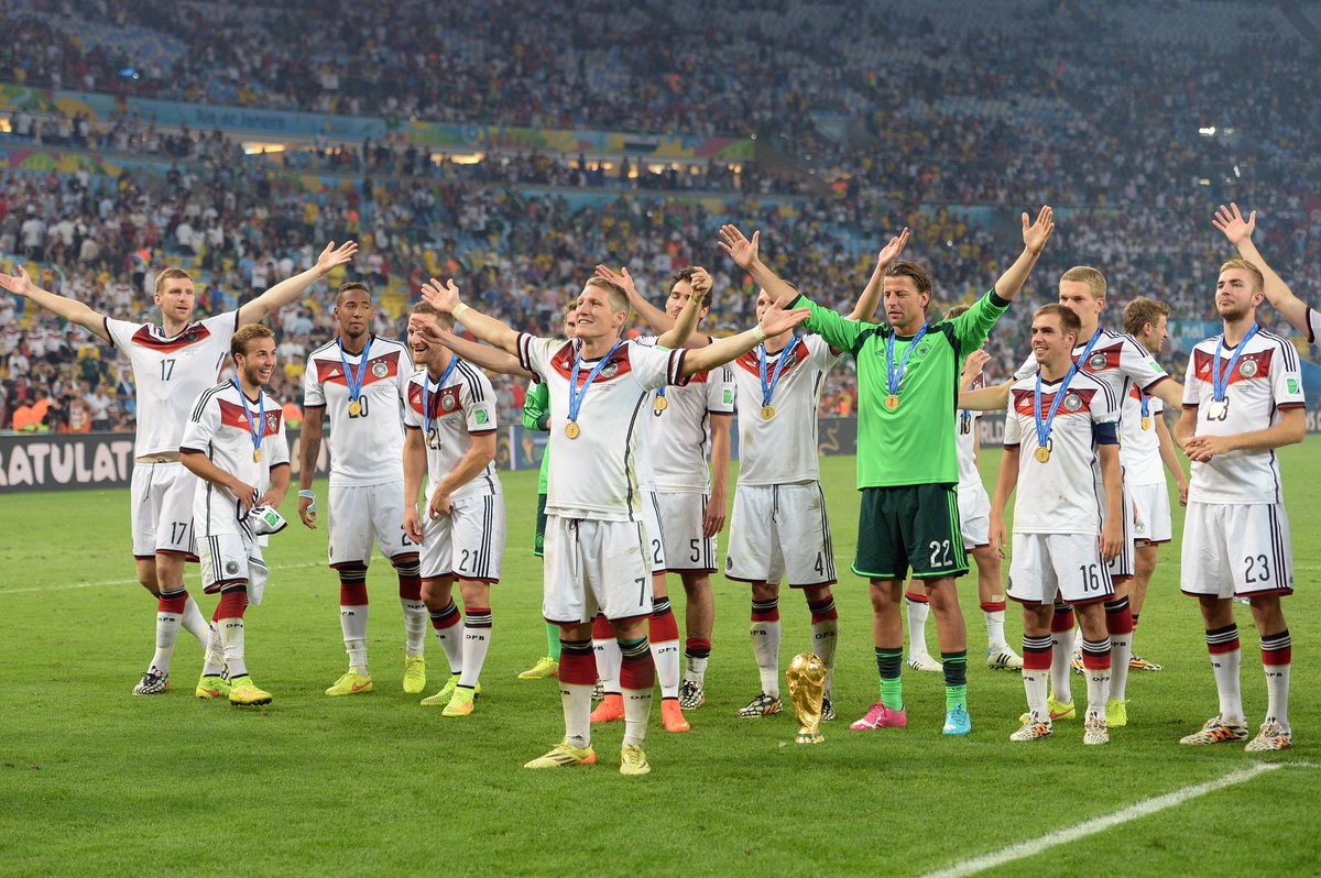 31Teambs's tweet photo. #7YearsAgoToTheDay -> World Champions! 🏆🙌🏼 ❤💛🖤🎖
@DB_Team @BSchweinsteiger 
.
.
.

#schweinsteiger #DFBTeam #worldcup #otd #memories #maracana #fifaworldcup2014 #Fußballgott #football #Germany #worldchampions #tb #legend https://t.co/MojmPeOrD1