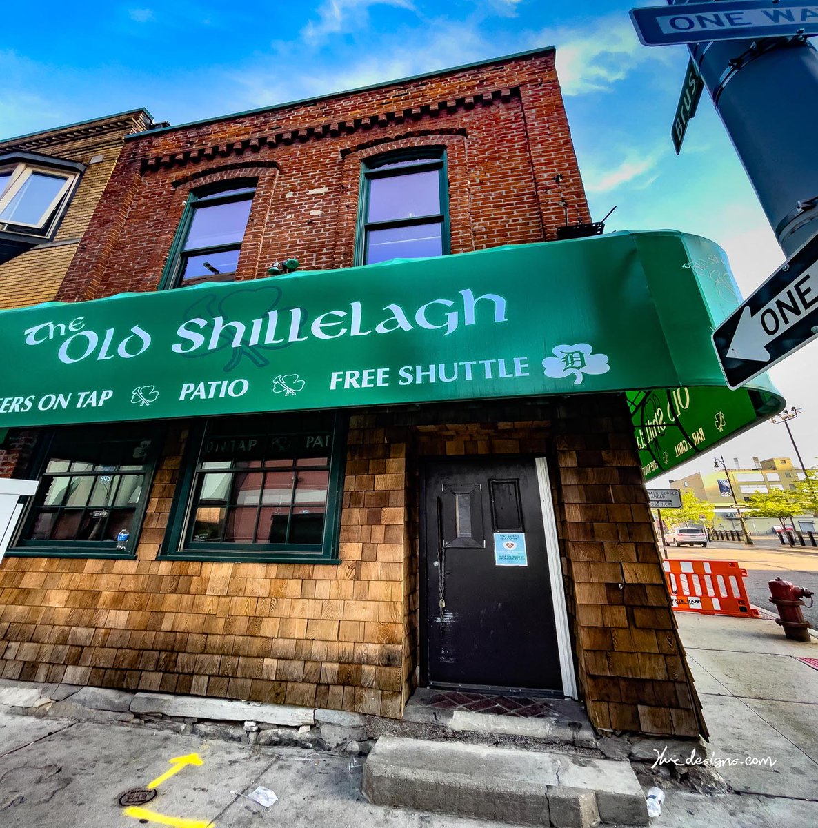 Micdesigns's tweet photo. Old Shellelagh SQ IMG_0192 Detroit MI ... https://t.co/mgIT58663L #detroit #beautifuldetroit #michiganphotography #puremichigan #DetroitRiverWalk #puredetroit313 #detroitmichigan #usa_photogroup  #visitdetroit #michigan #puremichigan #detroitlove #detroitgrammers #rawdetroit https://t.co/FlbdG4uwFn