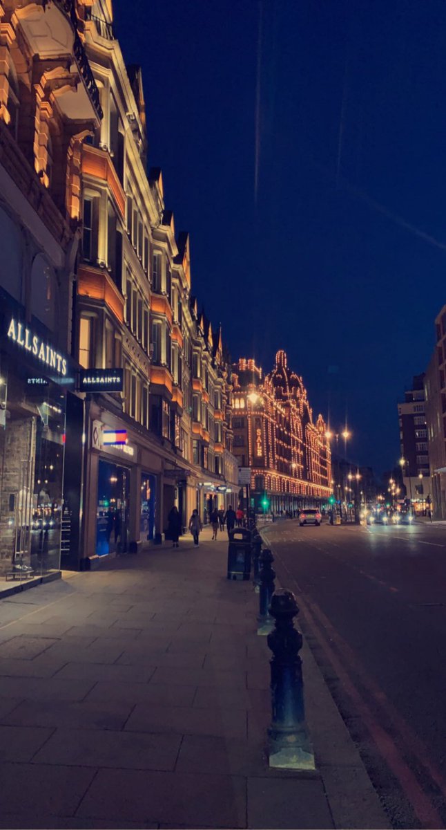 FaisalAlkobrish's tweet photo. #London Summer nights 💙 https://t.co/EE7MzZCJmm
