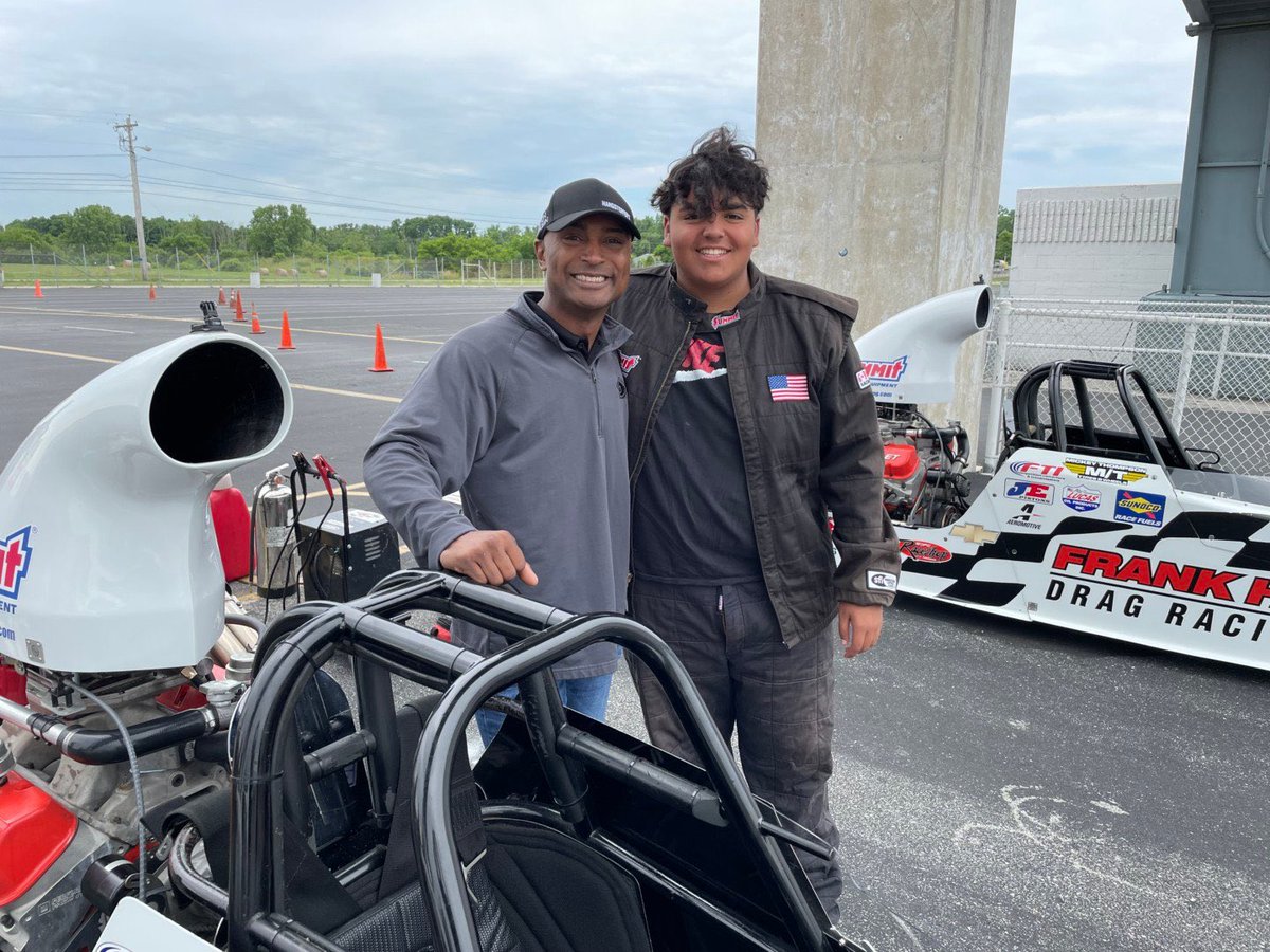 AntronBrown's tweet photo. So proud of @AnsonBrownTV for earning his @NHRA super comp license! #GettingDownWithBrown
Read More ๐๐พ https://t.co/68XWctOGjF https://t.co/I4cy2geebR